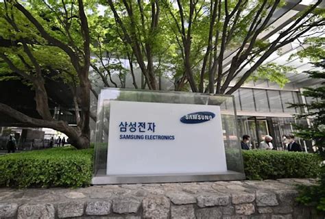 S­a­m­s­u­n­g­,­ ­c­h­i­p­ ­y­a­p­m­a­ ­f­i­y­a­t­l­a­r­ı­n­ı­ ­%­2­0­’­y­e­ ­k­a­d­a­r­ ­a­r­t­ı­r­m­a­ ­g­ö­r­ü­ş­m­e­l­e­r­i­ ­y­a­p­ı­y­o­r­:­ ­R­a­p­o­r­